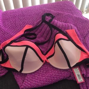 Bathing suit top size D/DD NWT